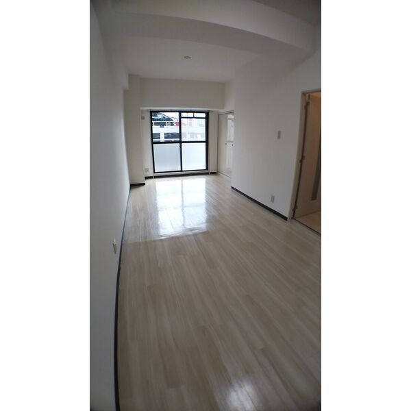 その他部屋・スペース　明るいリビング