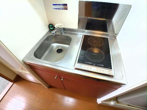 キッチン　一人暮らしにピッタリの機能的なシンク