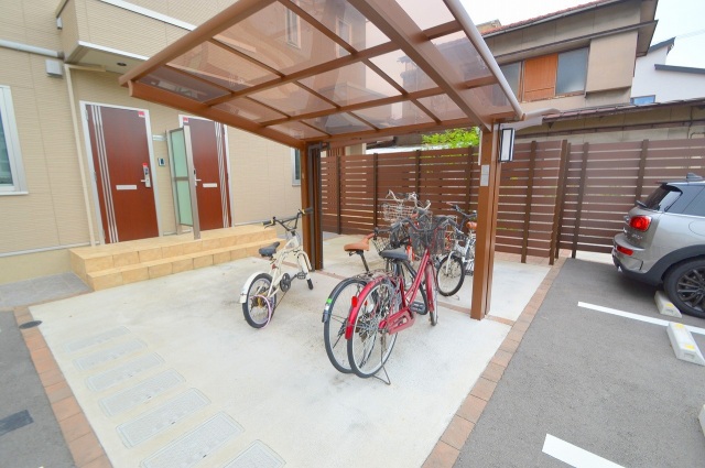 コンビニ　セブンイレブン広島青崎店（コンビニ）まで295m