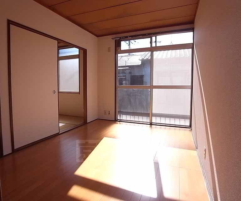 居室・リビング　日当たり良好です。