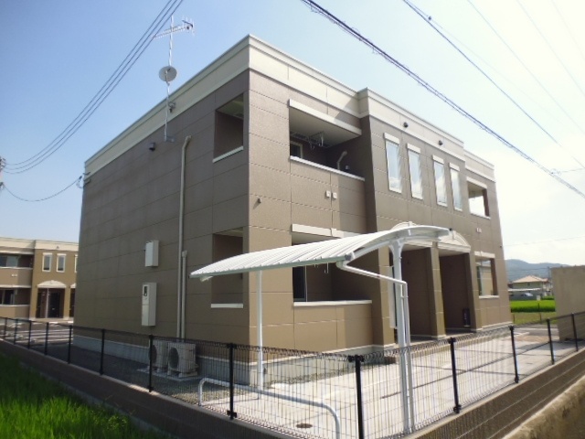 倉敷市東塚のアパートの建物外観