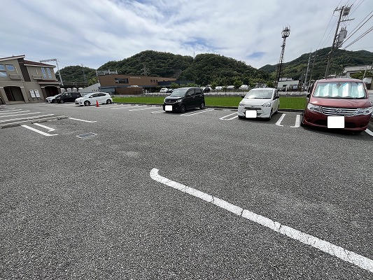 駐車場　駐車場