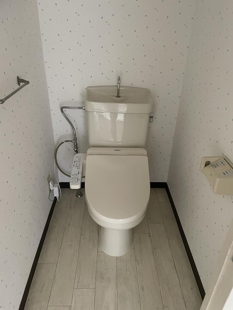 ＪＲ御殿場線 大岡駅 徒歩13分 3階建 築35年のトイレ写真