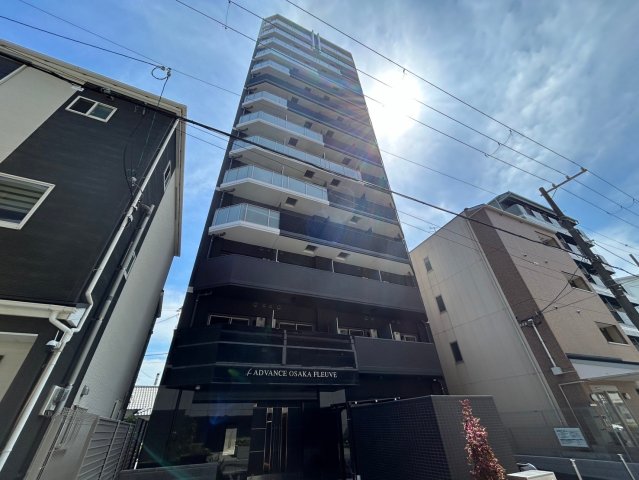 アドバンス大阪フルーヴの建物外観