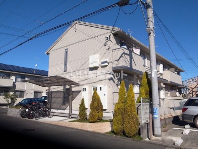 静岡市駿河区高松のアパートの建物外観