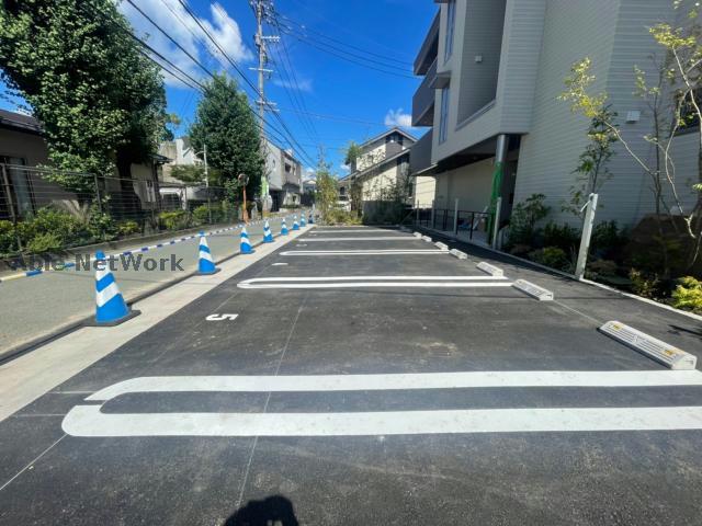 【熊本市中央区帯山のマンションの駐車場】