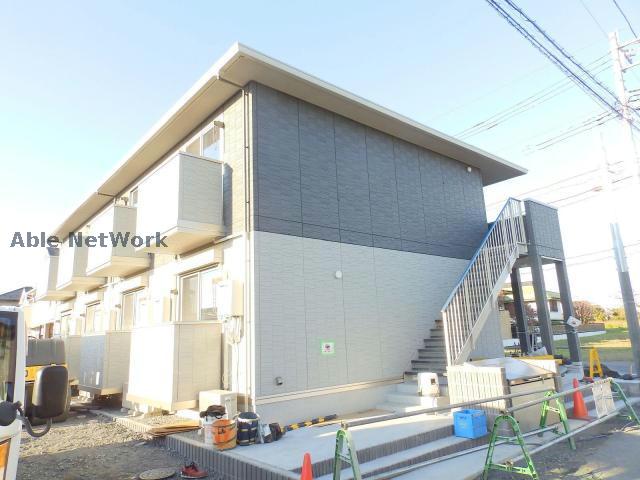 【古河市新久田のアパートの建物外観】