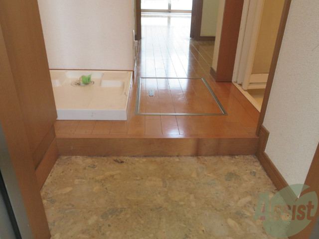 玄関　玄関の外から部屋の中を撮影してみましたー。