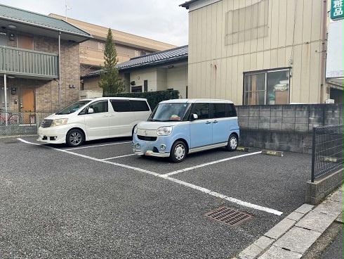 【レオパレスロイヤルシティ茜の駐車場】