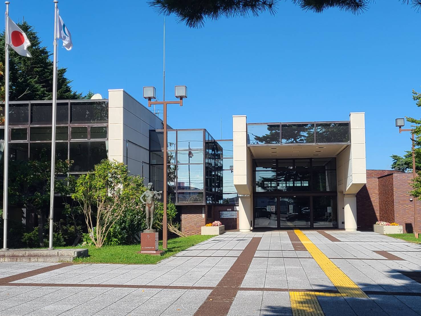 【江別市野幌代々木町のマンションの図書館】