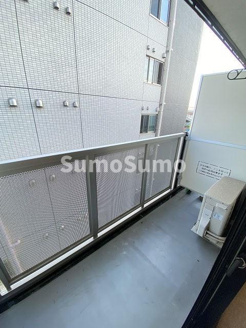 バルコニー　外からの目が気にならないバルコニーで洗濯物が干せます