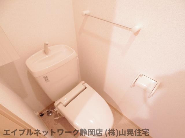 トイレ　ゆったりとした空間のトイレです