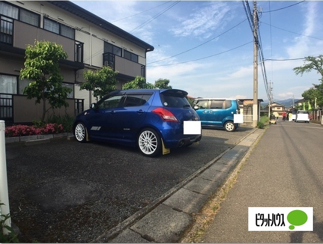 【サンガーデン明戸の駐車場】