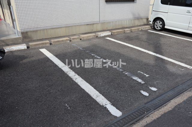 【桜町ハイツの駐車場】