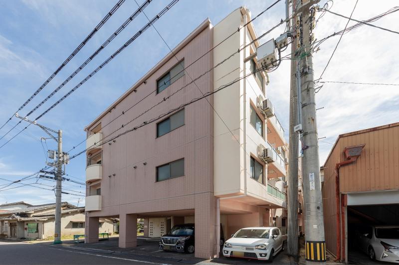 木田郡三木町大字池戸のマンションの建物外観