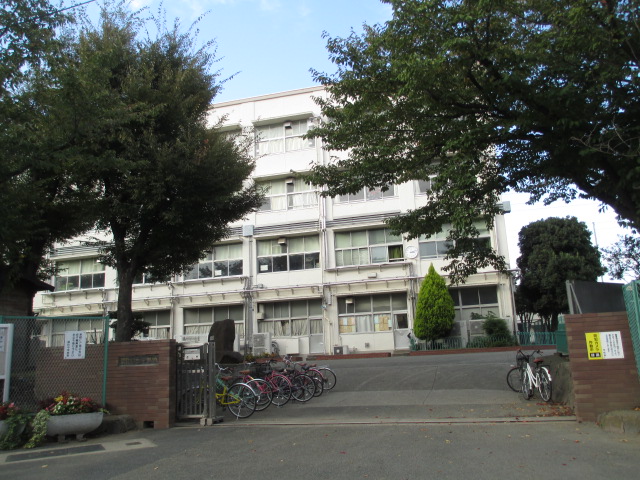 【エンゼルパークハイツ綱島　壱番館の中学校】