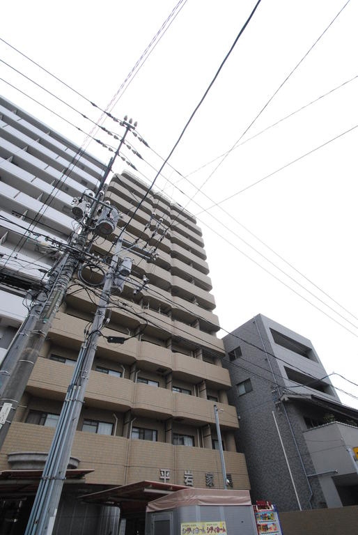 広島市中区西白島町のマンションの建物外観