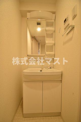 【大阪市東成区中本のマンションの洗面設備】