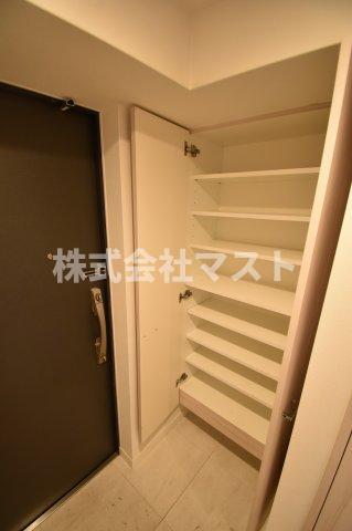 【大阪市東成区中本のマンションの玄関】