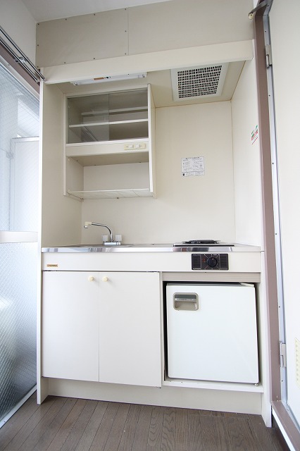 キッチン　同物件別号室の写真です。