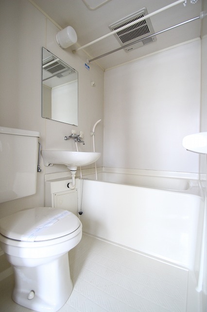 トイレ　同物件別号室の写真です。