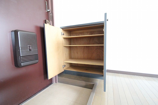 収納　同物件別号室の写真です。