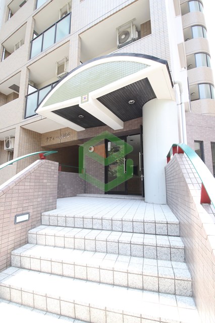 エントランス　清潔なエントランスです