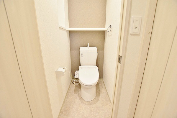 トイレ　温水洗浄便座