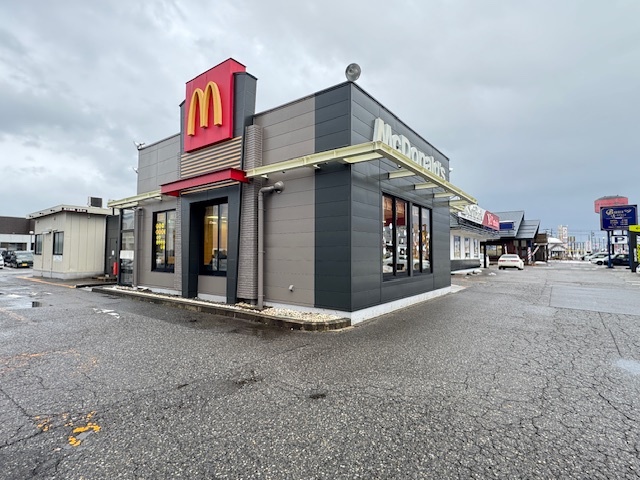 飲食店　マクドナルド（飲食店）まで450m