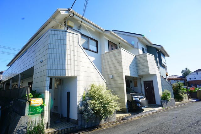 建物外観　都会の喧騒から少し離れた閑静な住宅街のご紹介です☆