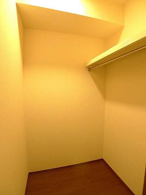 収納　同タイプの参考写真になります。