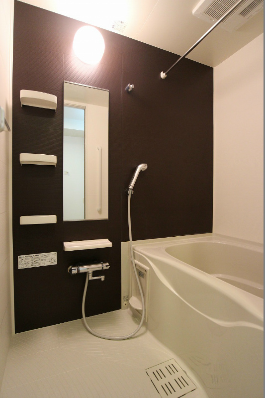 バス・シャワールーム　給湯器、浴室乾燥搭載