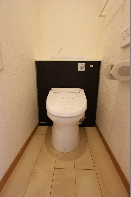 トイレ　温水洗浄便座