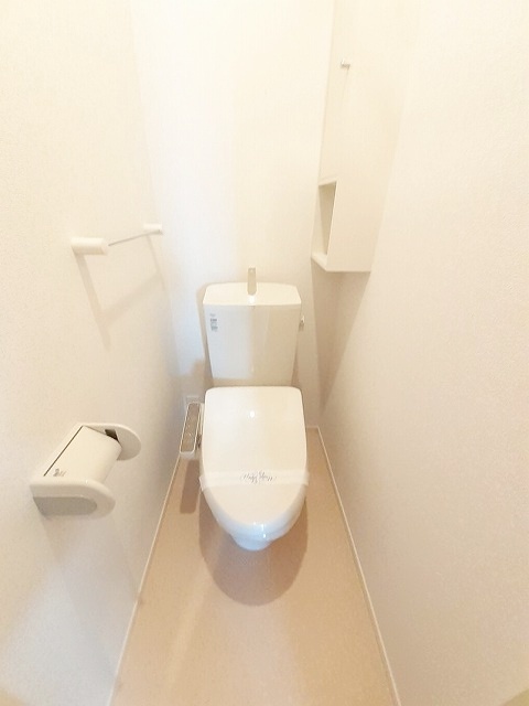 トイレ　清潔感のあるトイレです