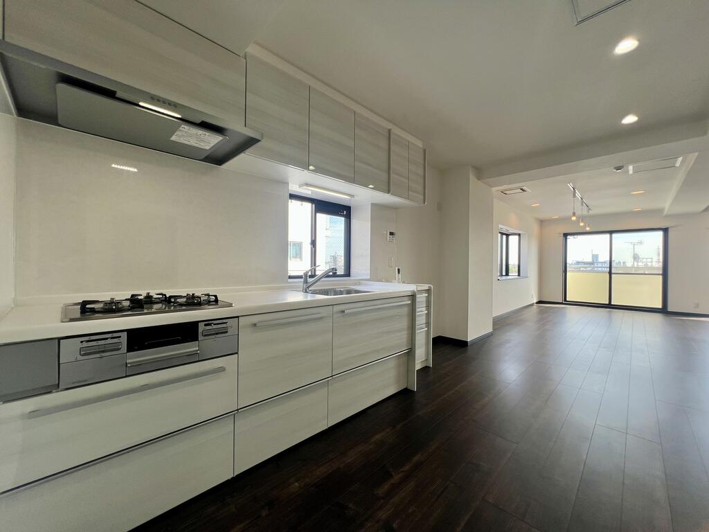 キッチン　収納豊富なキッチン（2025.10.02撮影）