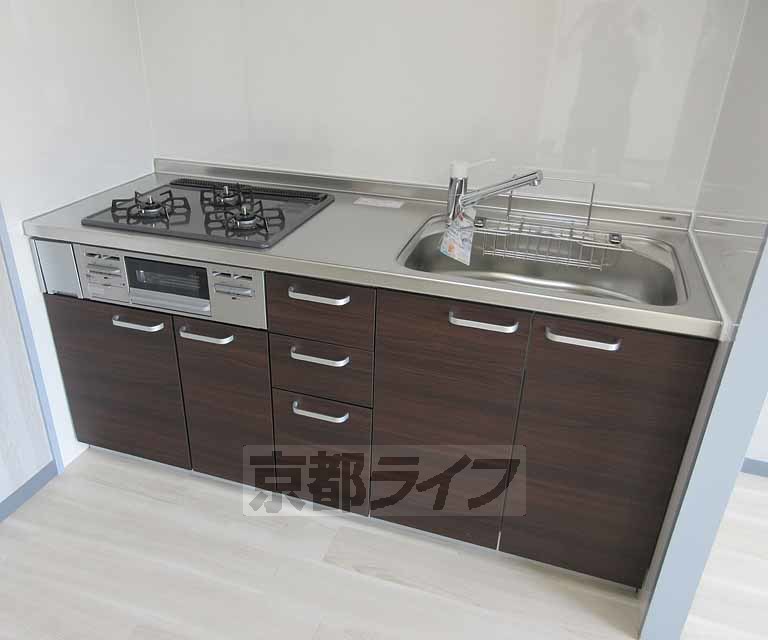 キッチン　綺麗なシステムキッチンです