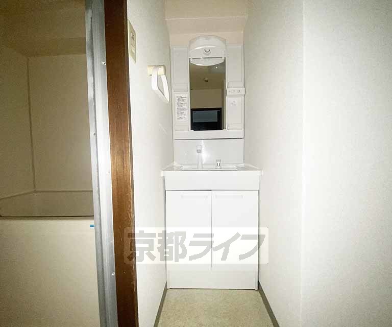 洗面設備　独立洗面台です