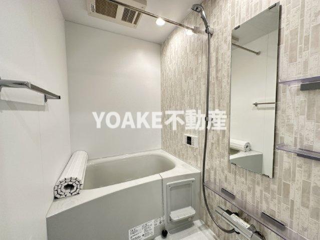 バス・シャワールーム　別部屋の画像となります。画像と現況が異なる場合、現況優先。