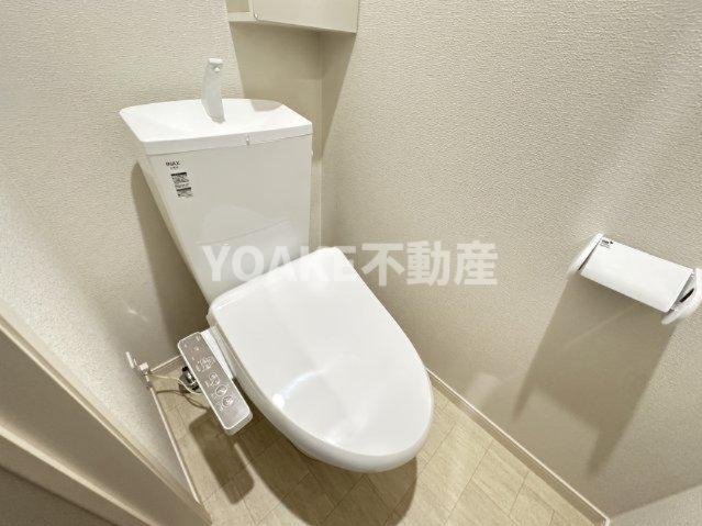 トイレ　別部屋の画像となります。画像と現況が異なる場合、現況優先。