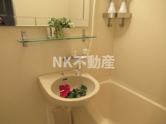 洗面設備　線目 です