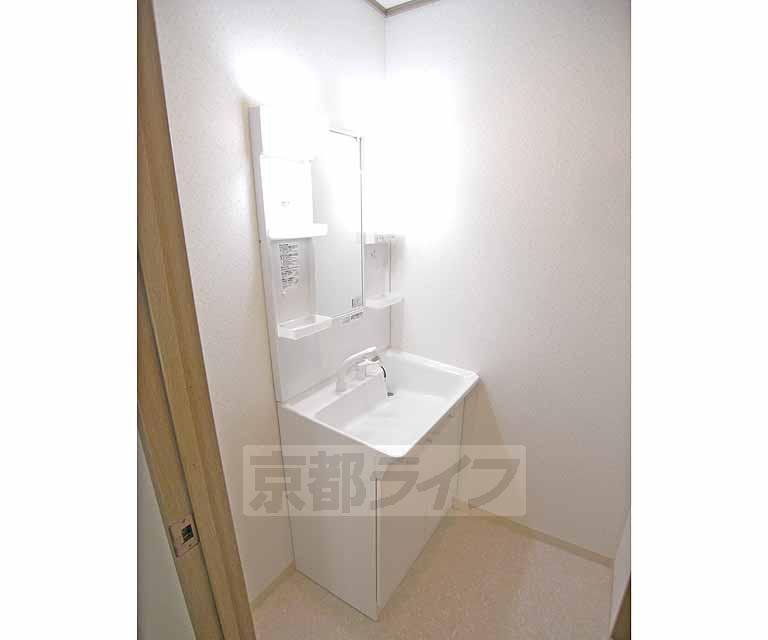 洗面設備　二階にも洗面台があります