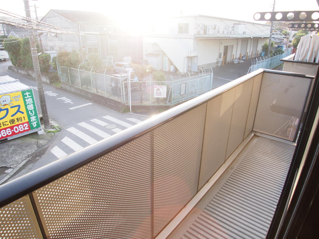 バルコニー　2室を跨ぐワイドなバルコニーがあります！！