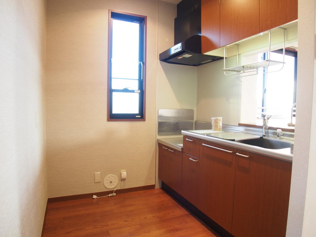 キッチン　窓も有り、明るいキッチン！！