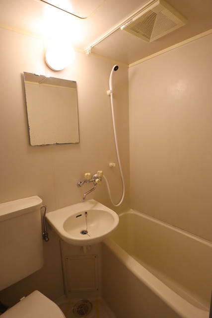 バス・シャワールーム　参考写真（同物件別部屋）