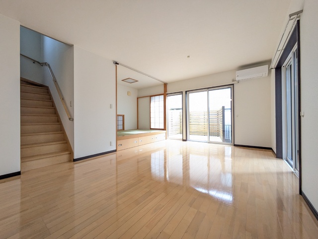 居室・リビング　☆ＬＤＫ２２．７帖☆