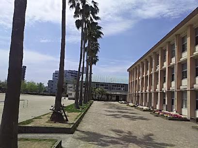 小学校　西池小学校（小学校）まで750m