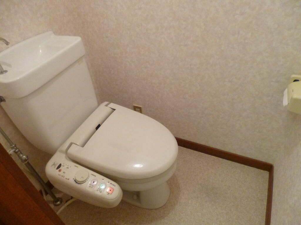 トイレ　温水洗浄便座