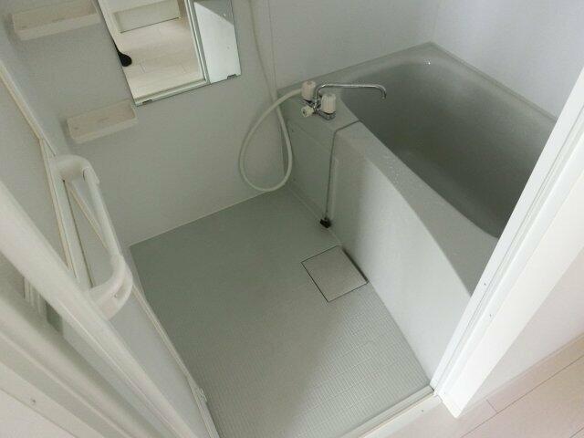 バス・シャワールーム　?