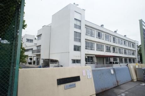 小学校　多摩第二小学校（小学校）まで850m