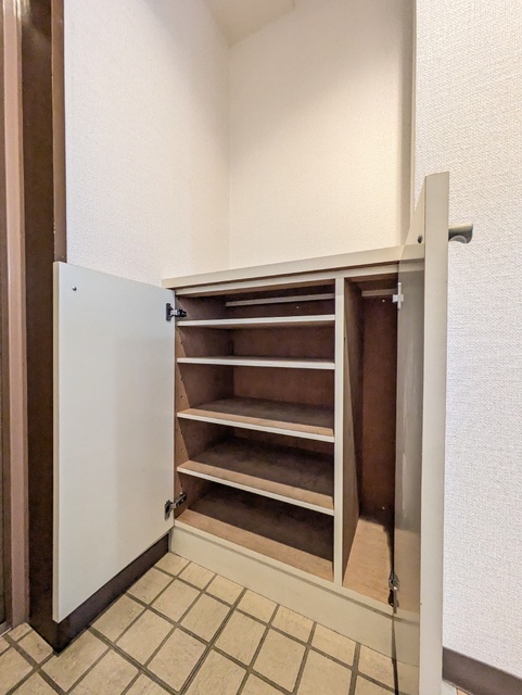 玄関　シューズボックスです♪
